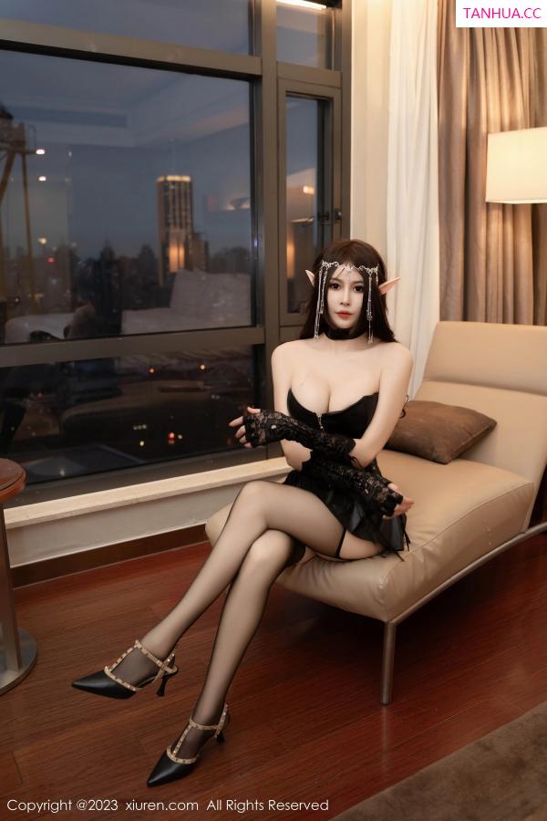   [XiuRen]高清写真图 2023.10.23 No.7546 米亚Mia 黑丝美腿第9张图片